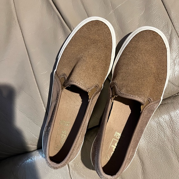 Keds camel colored slip on shoes - Picture 4 of 4